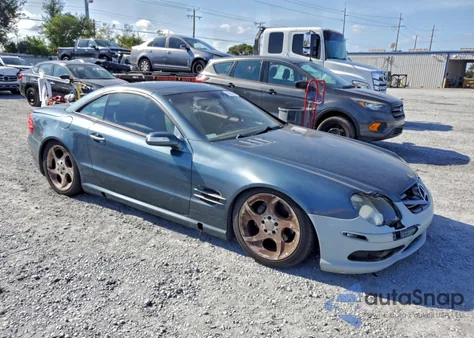 2004 Mercedes-Benz Sl 500 z USA, uszkodzony, nr VIN WDBSK75F04F067630